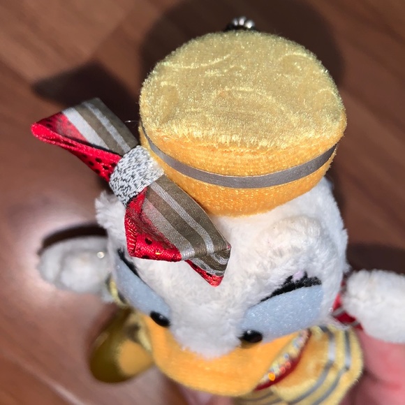 Tokyo Disney Japan Daisy Duck 30th Anniversary Plush - Picture 3 of 13